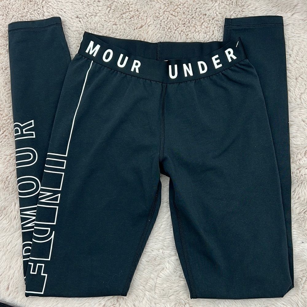 Under Armour black leggings 